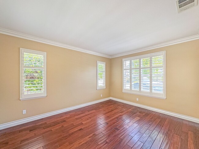Photo - SD: Spacious 5B/4BA Home with Private Patio, Backyard & Soaking Tub