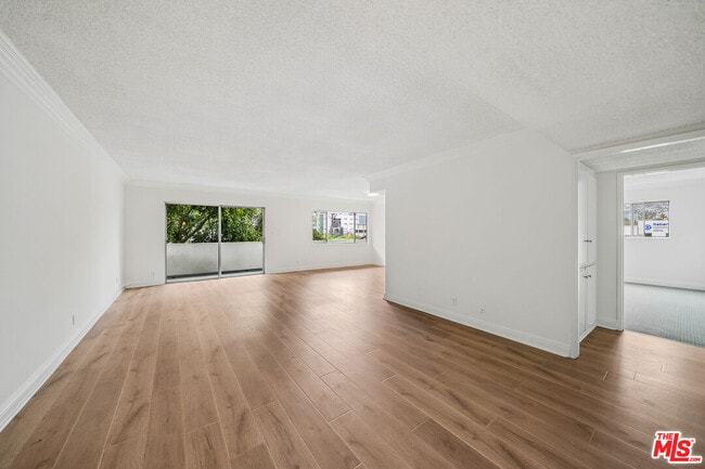 Building Photo - 131 Orlando Ave Unit 204