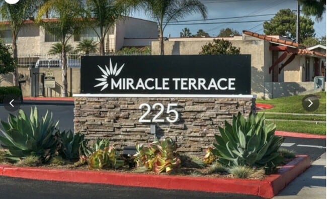Building Photo - Miracle Terrace Apartments