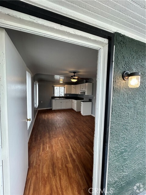 Building Photo - 1018 W 104th St Rental