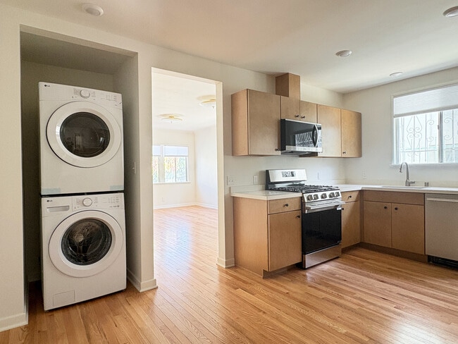 In-unit laundry - 1041 Wilcox Ave Unit 1041