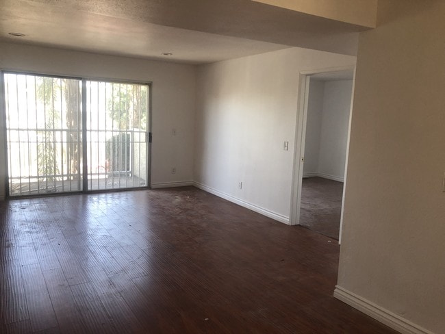 Building Photo - 742 S Harvard Blvd Unit 102 Rental