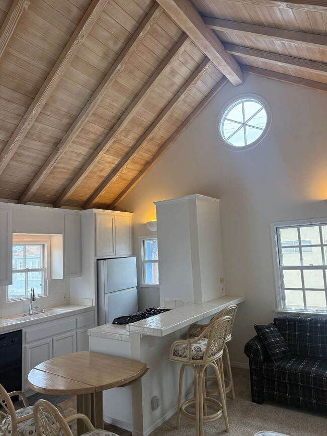Building Photo - Unfurnished Studio Balboa Island Unit 1/2
