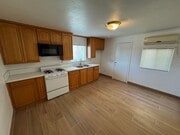 Photo - Cozy 1 Bed, 1 Bath Pomona Cottage with 440...