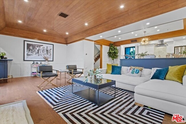 Photo - 9311 Burton Wy