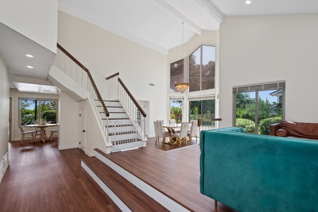 Photo - 124 Sequoia Ct