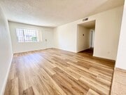 Photo - Beautiful First floor 3 bedroom Rose Park ... House