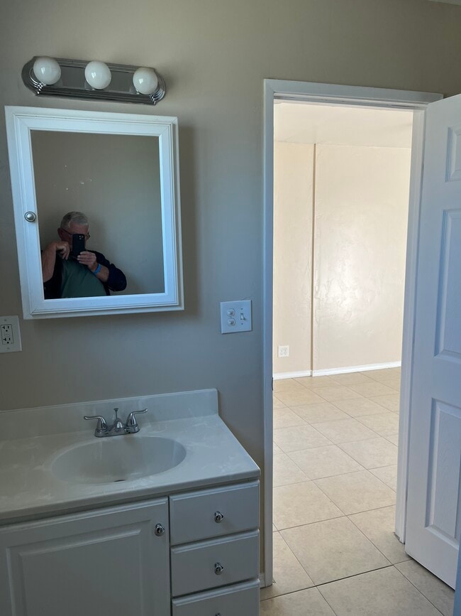 Photo - 1596 Greenfield Dr