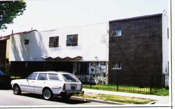 Photo - 1427 W Parade St Apartments