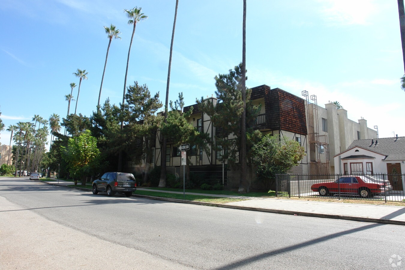 Photo - Barclay Square Apartment
