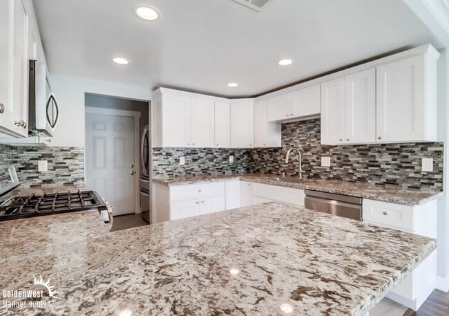 Photo - Charming 3Bdm 2.5Ba Townhome in the Clairemont Mesa Community!