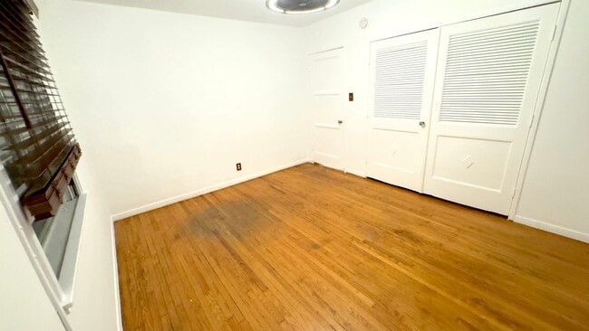 Photo - 878 Warren Ave Unit 3