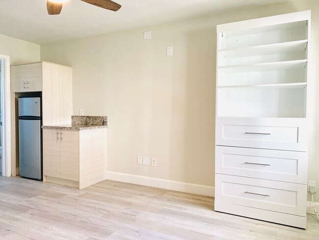 Photo - AVAILABLE NOW! LIVE IN THE HEART OF LA JOL... Unit 1141 Silverado St #107