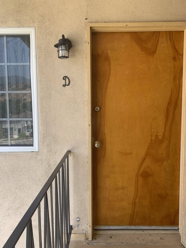 Second floor entry - 1600 N Verdugo Rd Unit D