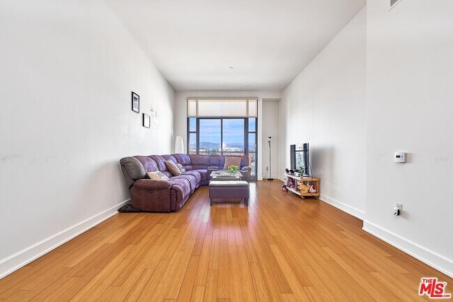 Photo - 3223 W 6th St Unit 405