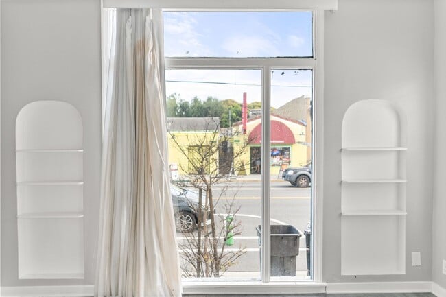 Photo - 1115 E Broadway Unit 02