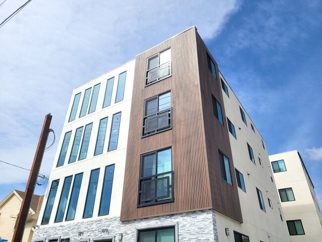 Photo - 1530 W 37th St -- Housing near USC/Ktown