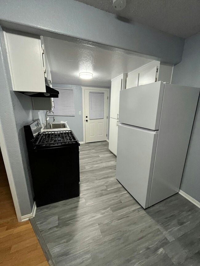 Photo - 13423 Olive Dr Unit 4 Upstairs