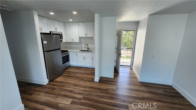 Building Photo - 988 El Camino Dr Unit 203 Rental
