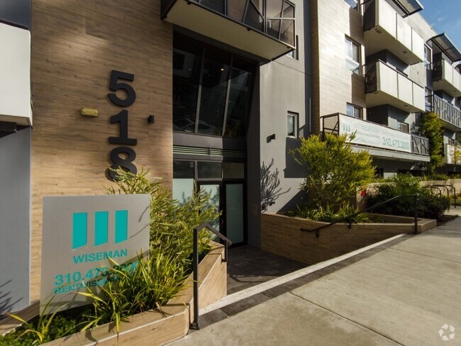 DEC 2021 - Gramercy Park by Wiseman