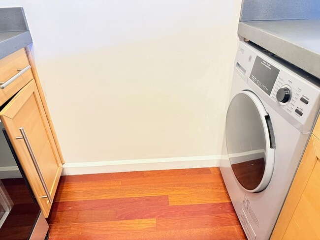 Photo - 740 N Kings Rd Unit 320