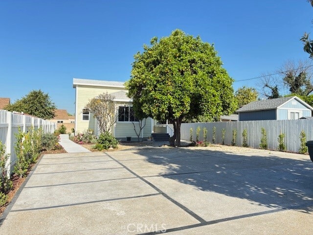 Building Photo - 3809 Pine Ave