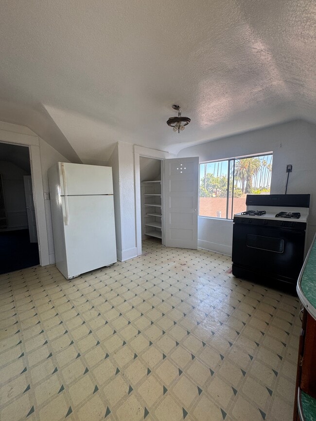 Photo - 3425 3rd Avenue