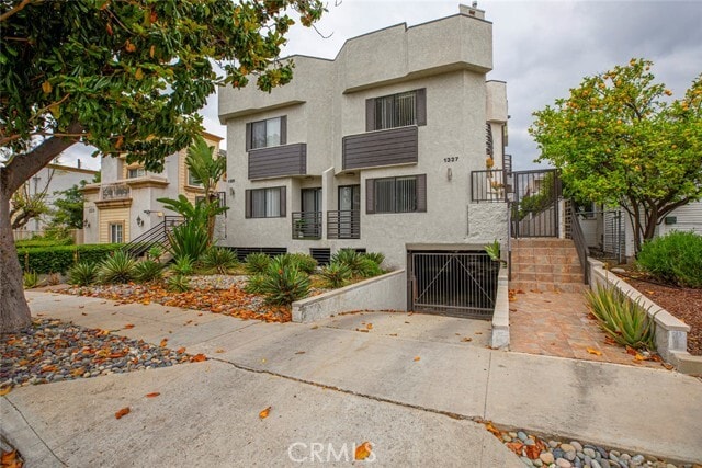 Building Photo - 1327 Barrington Way Unit 2