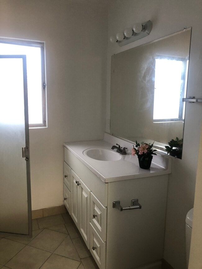 Photo - 514 Gramercy S Pl Unit 02