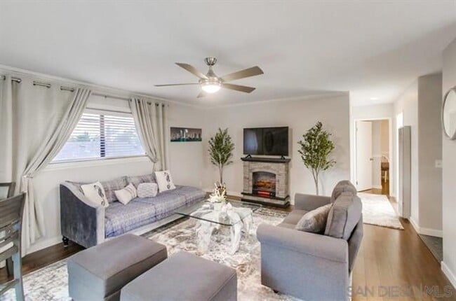 Open and Airy Back-Unit in Amazing Normal ... - Open and Airy Back- Townhome Unit in Amazing Normal ...