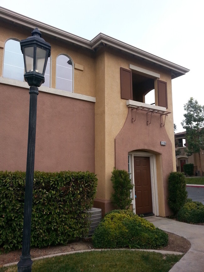 Building Photo - 26427 Arboretum Way Unit 2706 Rental
