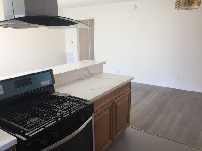 Photo - 954 S Barrington Ave Unit A