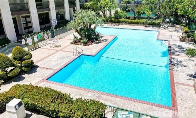 Building Photo - 5460 White Oak Ave