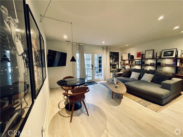 Building Photo - 180 McKnight Dr Unit 7 Rental