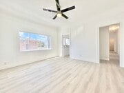Photo - 707 W 48th St