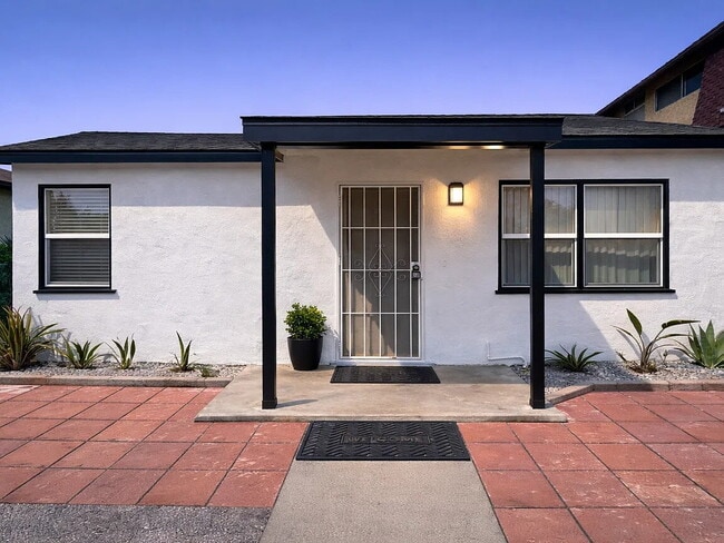 Building Photo - 4637 Marine Ave