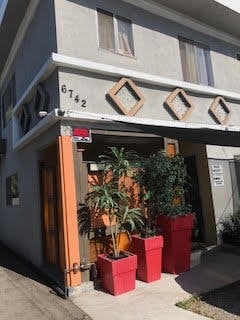 Newly renovated-must see to appreciate - Newly renovated-must see to appreciate Unit 6