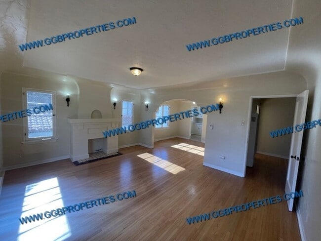 Photo - 2209-2211 Eucalyptus Ave Unit 2211