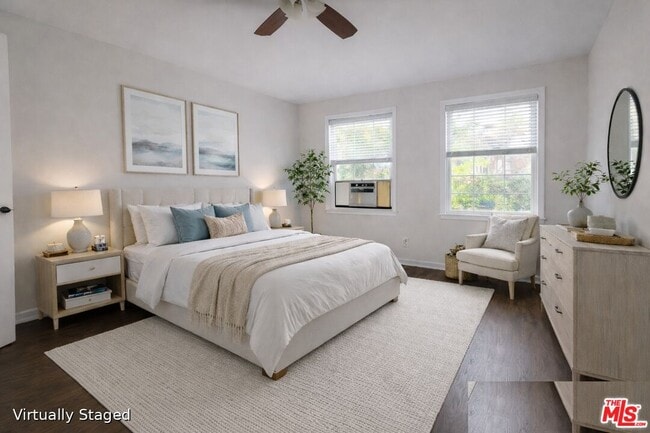 Photo - 15061 Moorpark St