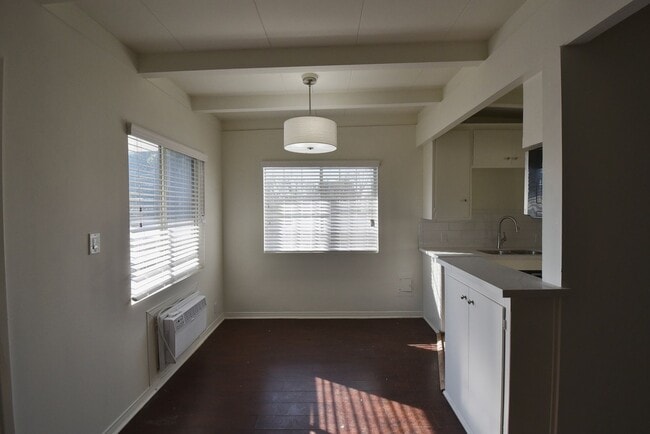 Photo - 6125 Whitsett Ave Unit 12