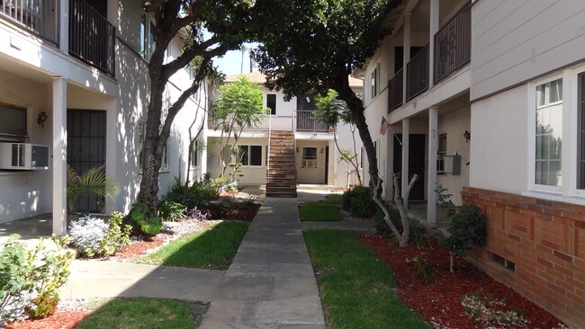 Photo - 1712 Huntington Dr Unit A