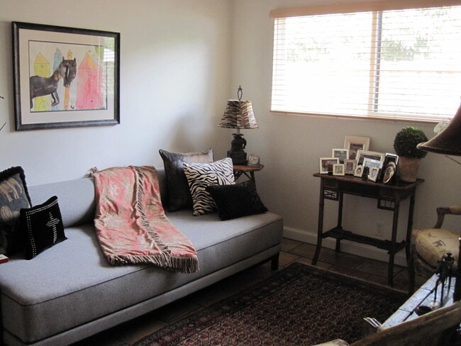 Photo - 1129 Church Lane