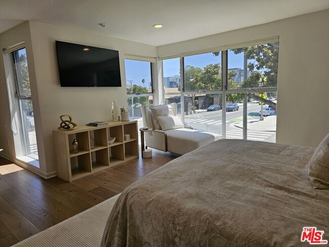 Photo - 1617 Broadway Unit B