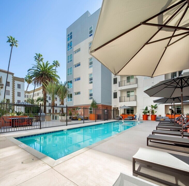 Floor Plan - 2 Bed 2 Bath - 1039 sqft