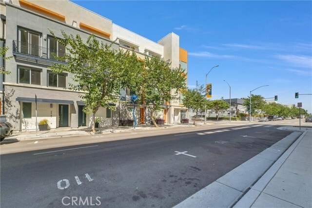 Photo - 359 E Broadway