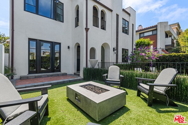 Building Photo - 928 Lincoln Blvd Unit A