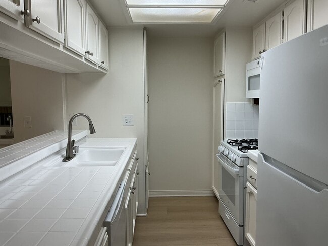 Photo - Los Caballeros #507 Unit 507