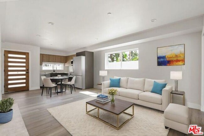 Building Photo - 716 W 41st Pl Unit 1 Rental