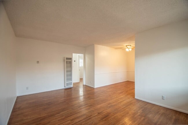 Photo - 15033 Burbank Blvd Unit 05