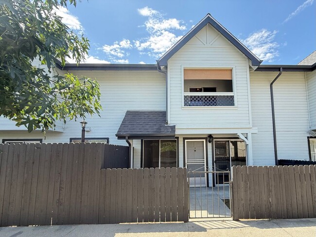 Building Photo - 1500 Abbot Ave